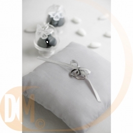 Coussin avec noeud ruban