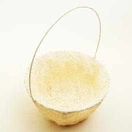 Panier de p�tales en sisal naturel